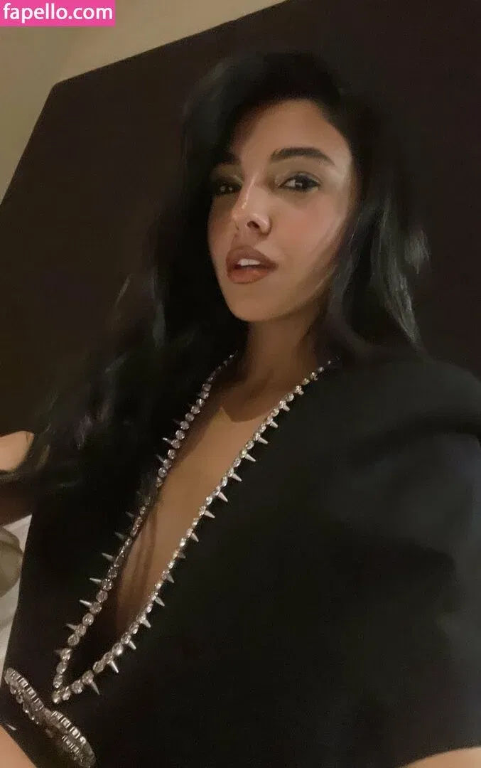 Salma Abu Deif Onlyfans Photo Gallery 