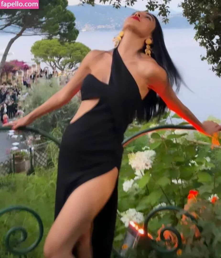 Salma Abu Deif Onlyfans Photo Gallery 