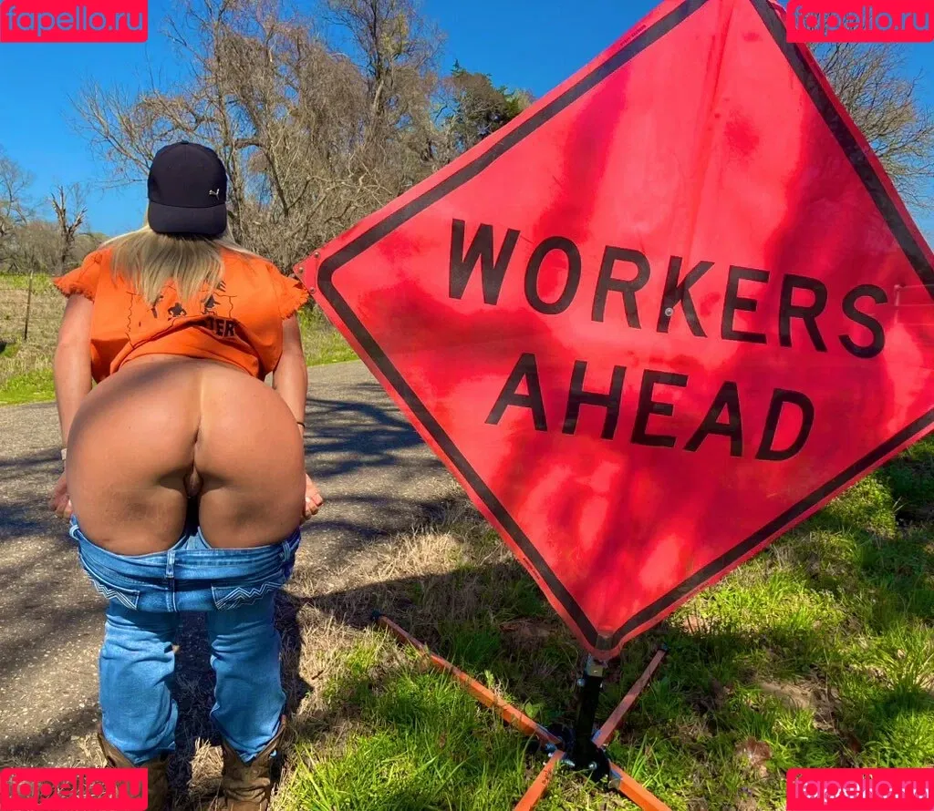 Swamp Barbee Onlyfans Photo Gallery 