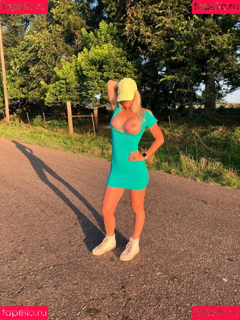 Swamp Barbee Onlyfans Photo Gallery 