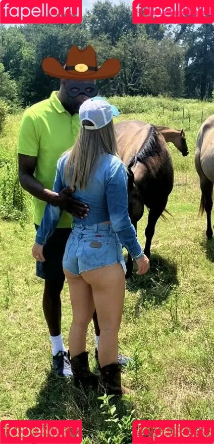 Swamp Barbee Onlyfans Photo Gallery 