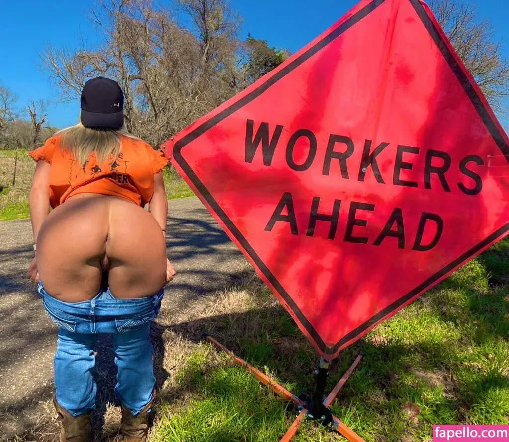 Swamp Barbee Onlyfans Photo Gallery 