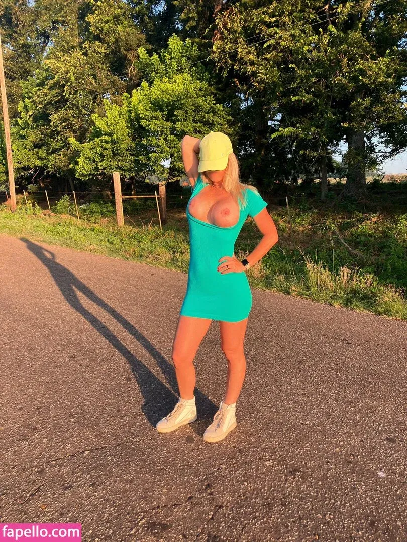 Swamp Barbee Onlyfans Photo Gallery 