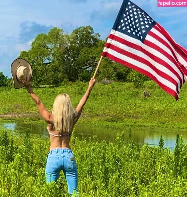 Swamp Barbee Onlyfans Photo Gallery 