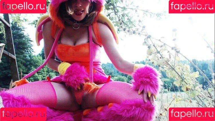 Xev Bellringer Onlyfans Photo Gallery 