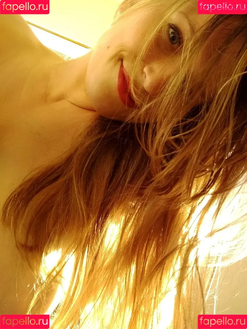 Xev Bellringer Onlyfans Photo Gallery 