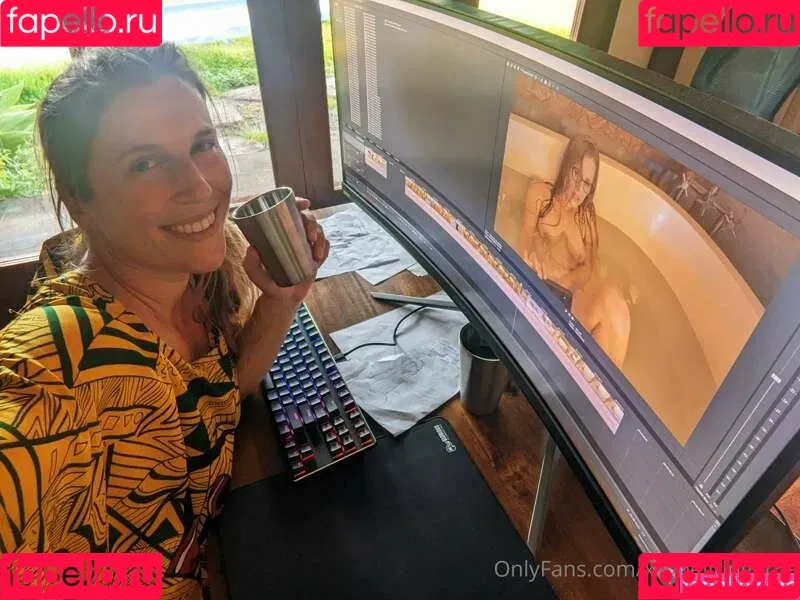 Xev Bellringer Onlyfans Photo Gallery 