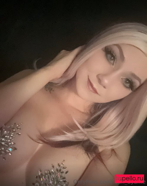 leah_ayame Onlyfans Photo Gallery 