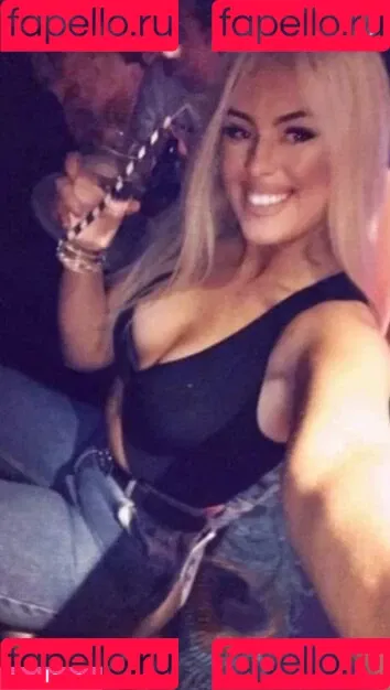 Louisa Moon Onlyfans Photo Gallery 