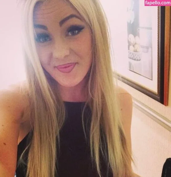 Louisa Moon Onlyfans Photo Gallery 