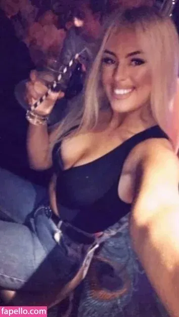 Louisa Moon Onlyfans Photo Gallery 