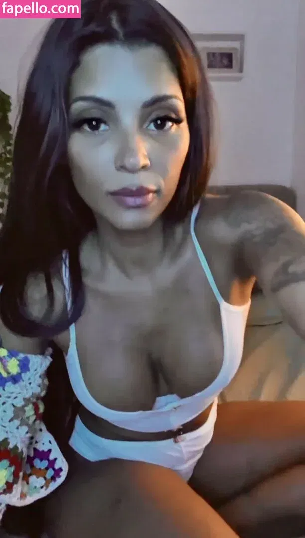 Aline Carvalho Onlyfans Photo Gallery 