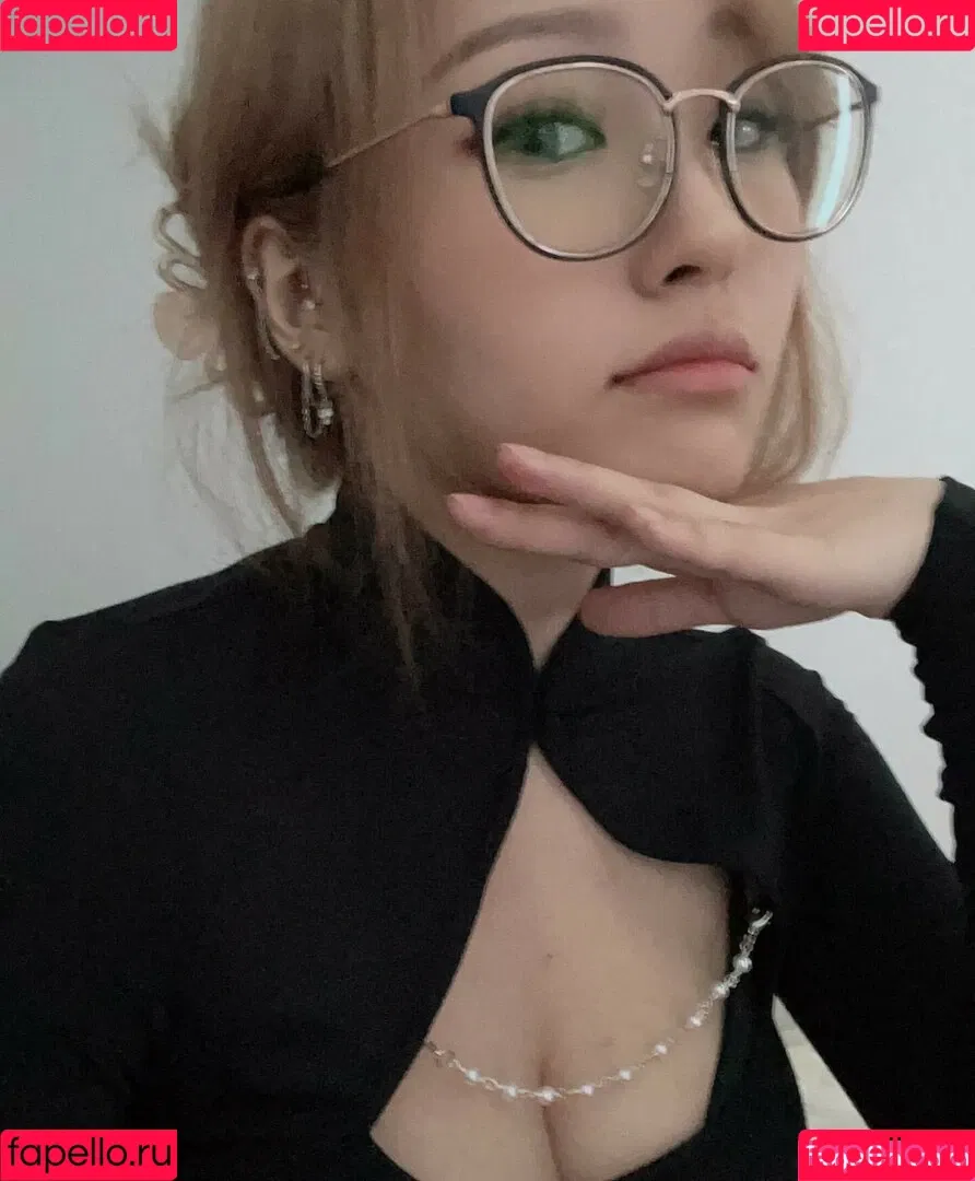 YoonHyoonAikuros Onlyfans Photo Gallery 