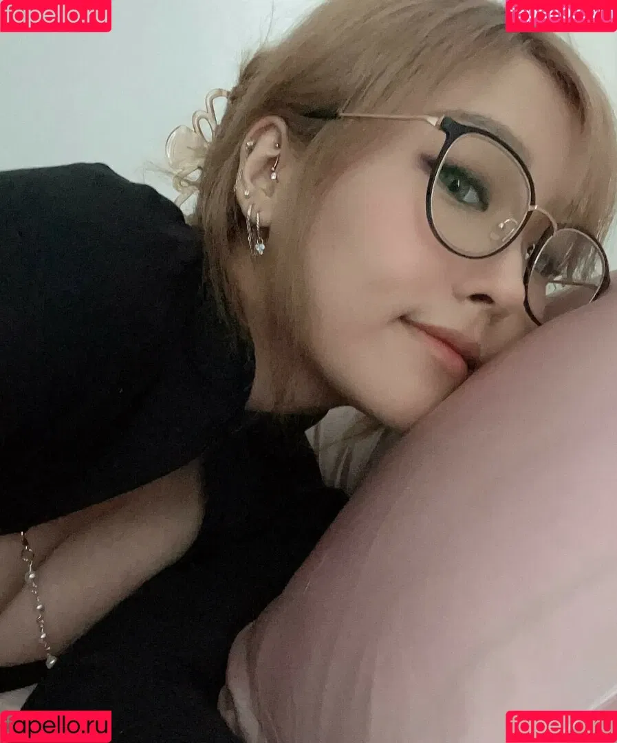 YoonHyoonAikuros Onlyfans Photo Gallery 