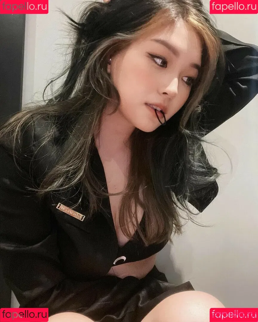 YoonHyoonAikuros Onlyfans Photo Gallery 