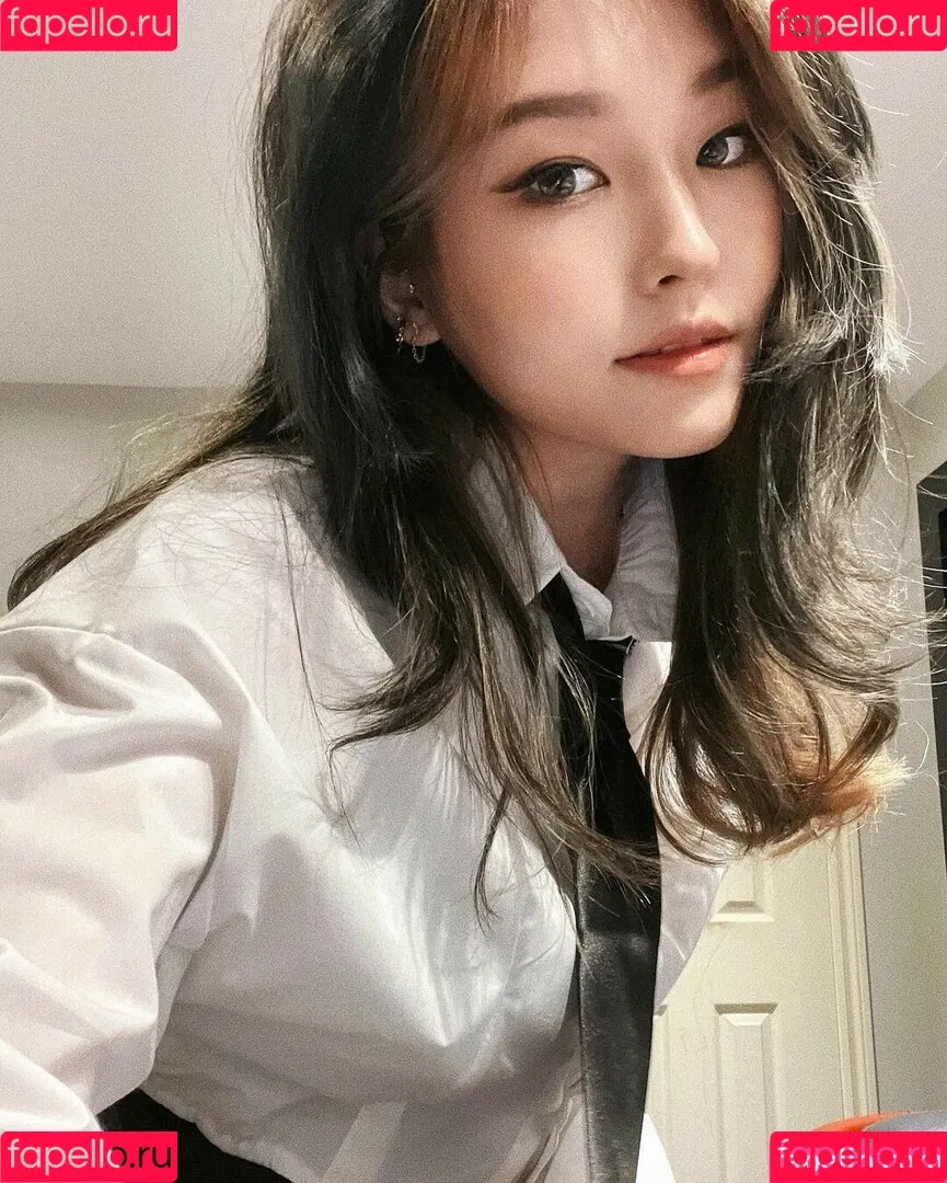YoonHyoonAikuros Onlyfans Photo Gallery 