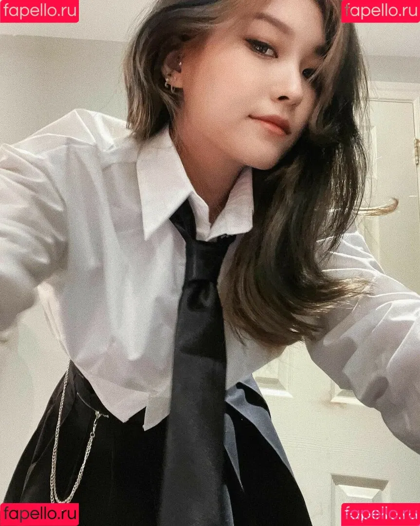 YoonHyoonAikuros Onlyfans Photo Gallery 