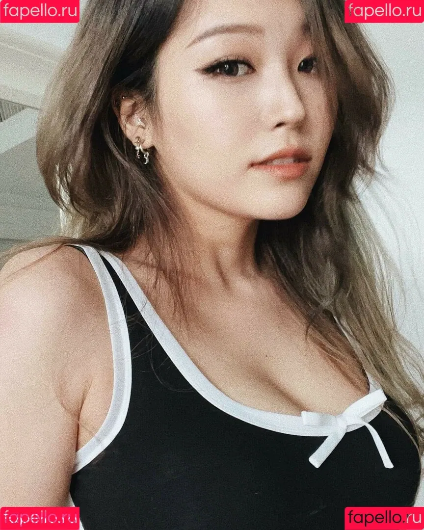 YoonHyoonAikuros Onlyfans Photo Gallery 