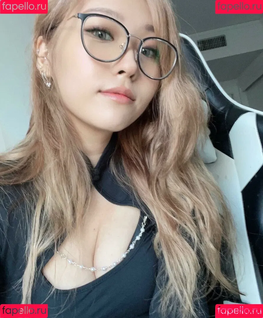 YoonHyoonAikuros Onlyfans Photo Gallery 