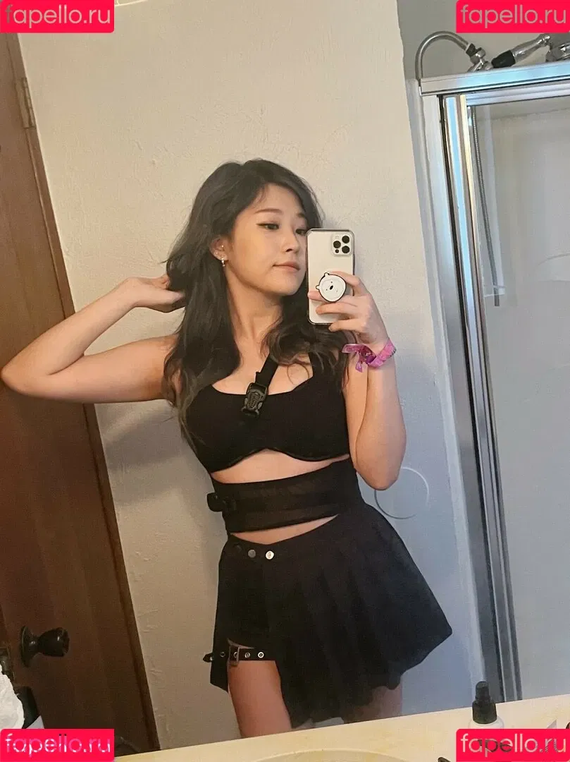 YoonHyoonAikuros Onlyfans Photo Gallery 