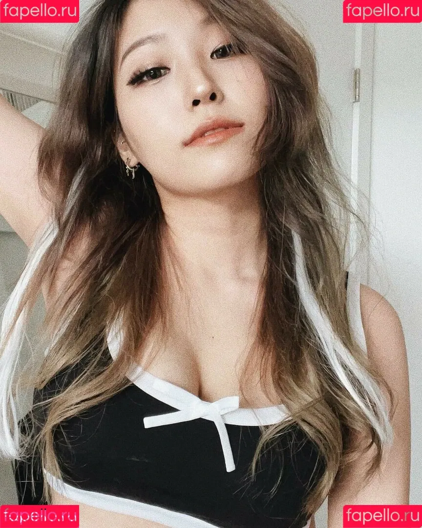 YoonHyoonAikuros Onlyfans Photo Gallery 