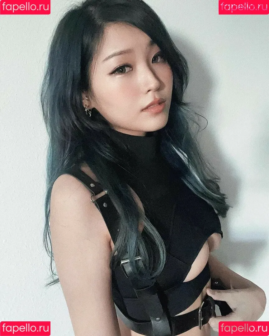 YoonHyoonAikuros Onlyfans Photo Gallery 