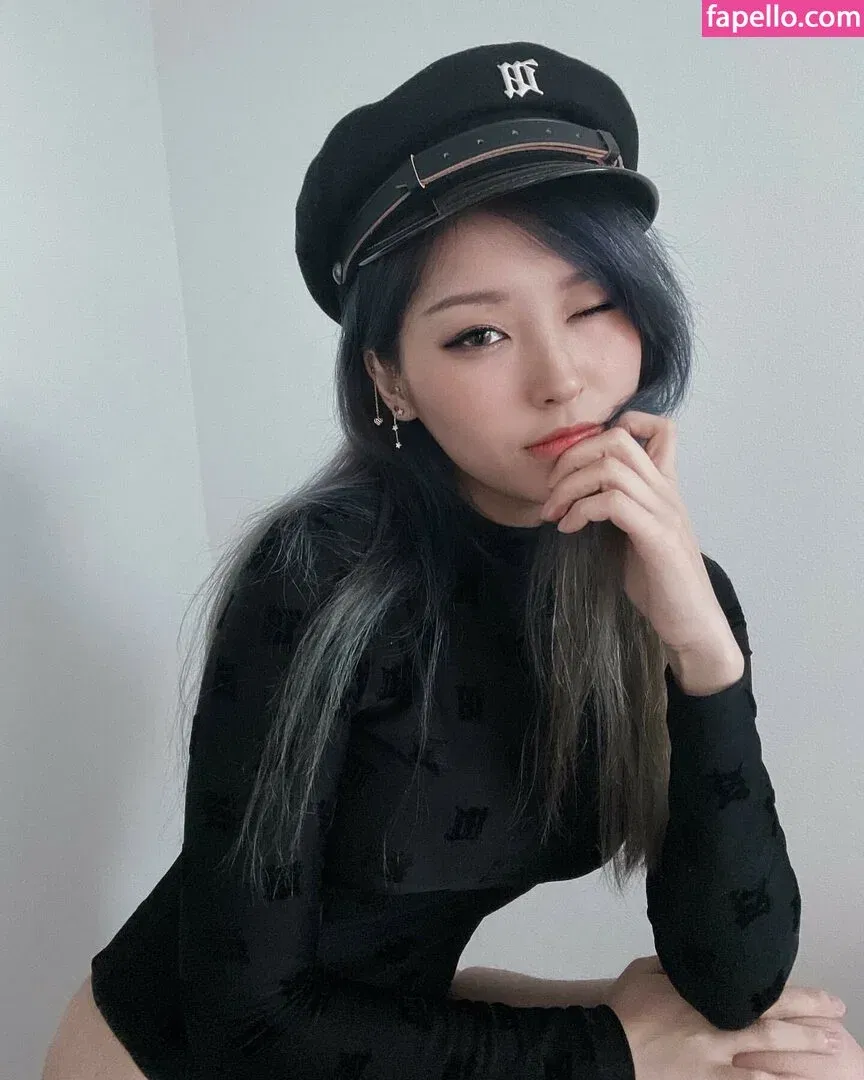 YoonHyoonAikuros Onlyfans Photo Gallery 