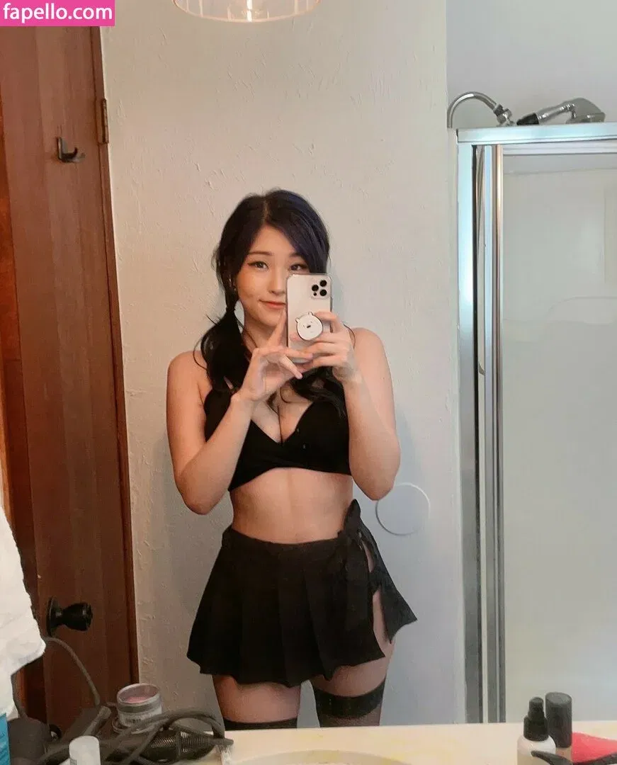 YoonHyoonAikuros Onlyfans Photo Gallery 