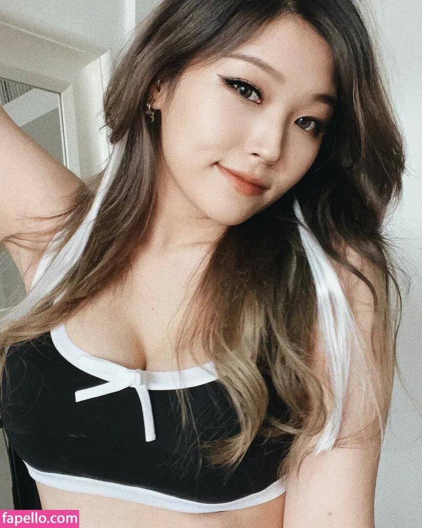 YoonHyoonAikuros Onlyfans Photo Gallery 