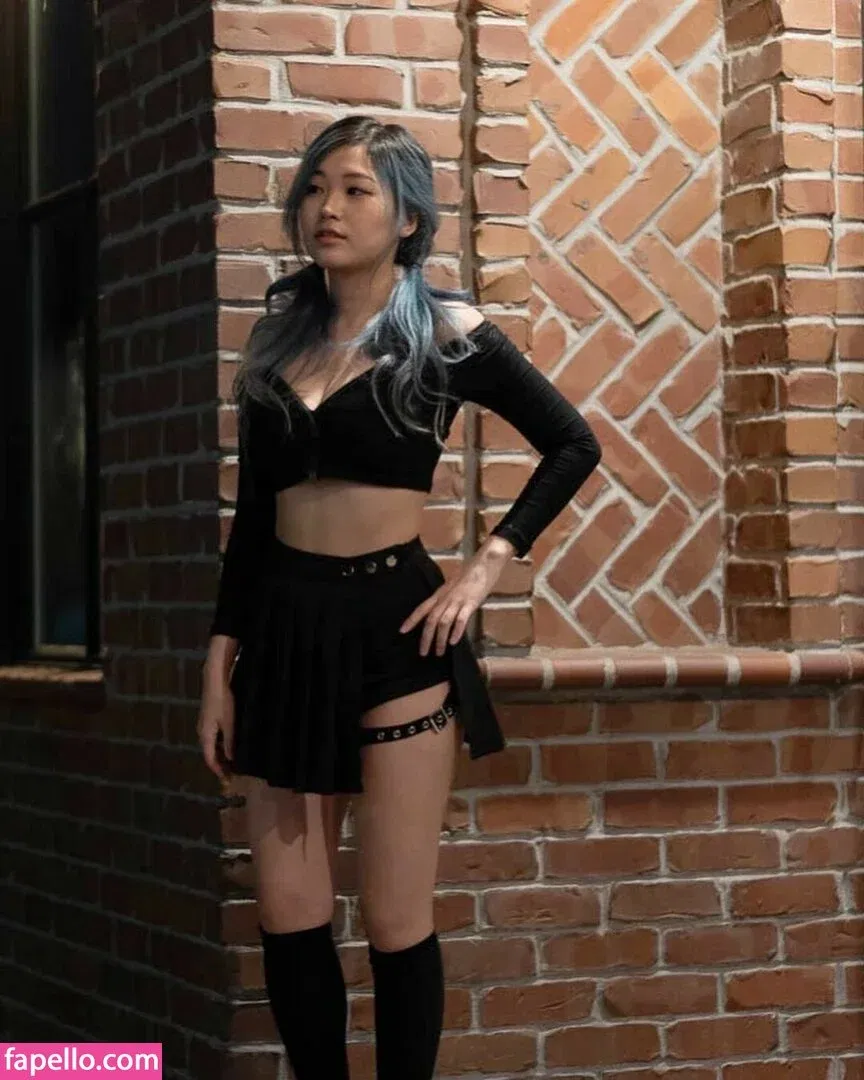 YoonHyoonAikuros Onlyfans Photo Gallery 