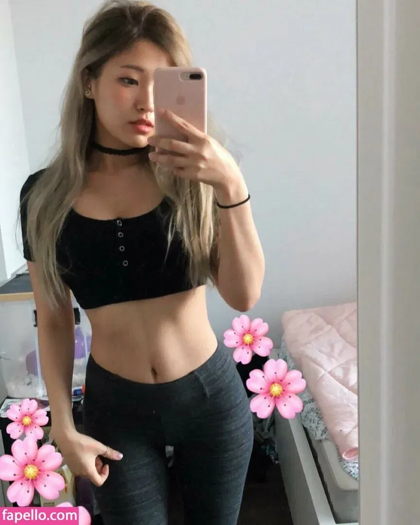 YoonHyoonAikuros Onlyfans Photo Gallery 