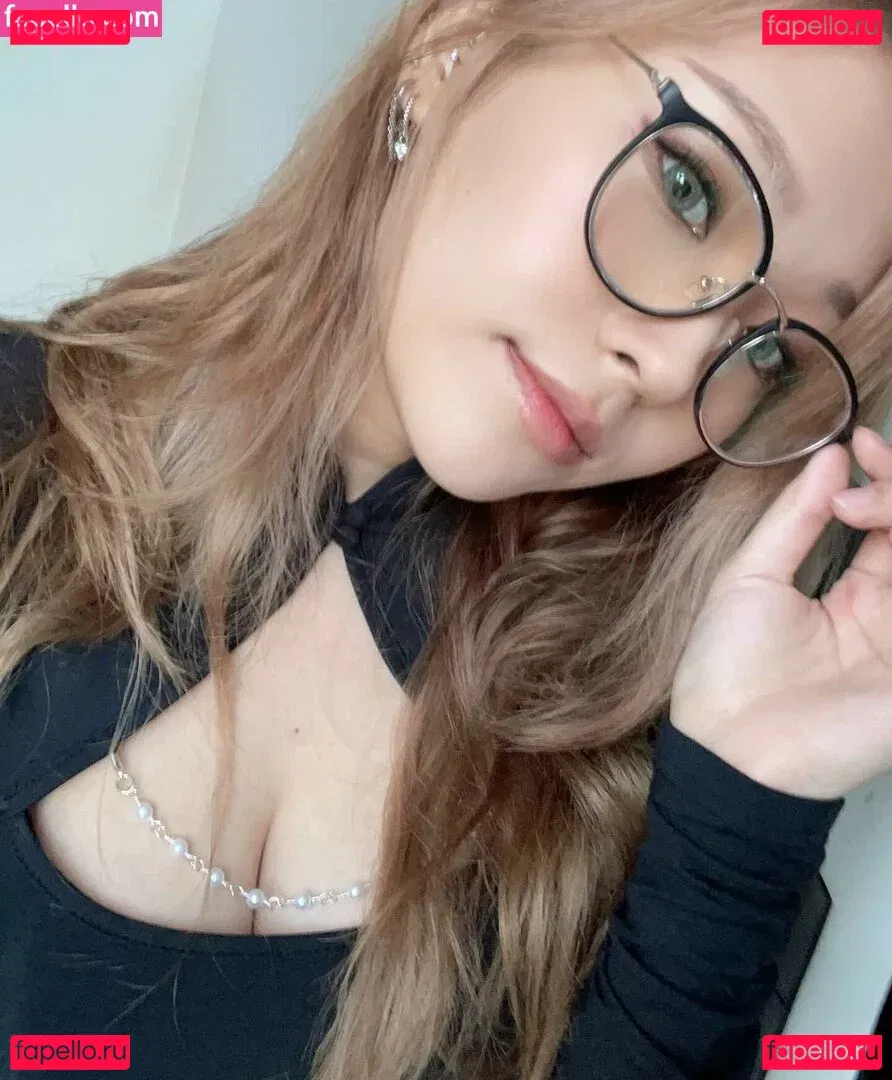 YoonHyoonAikuros Onlyfans Photo Gallery 