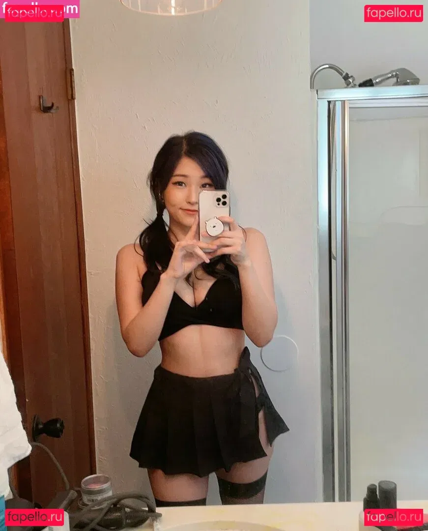 YoonHyoonAikuros Onlyfans Photo Gallery 