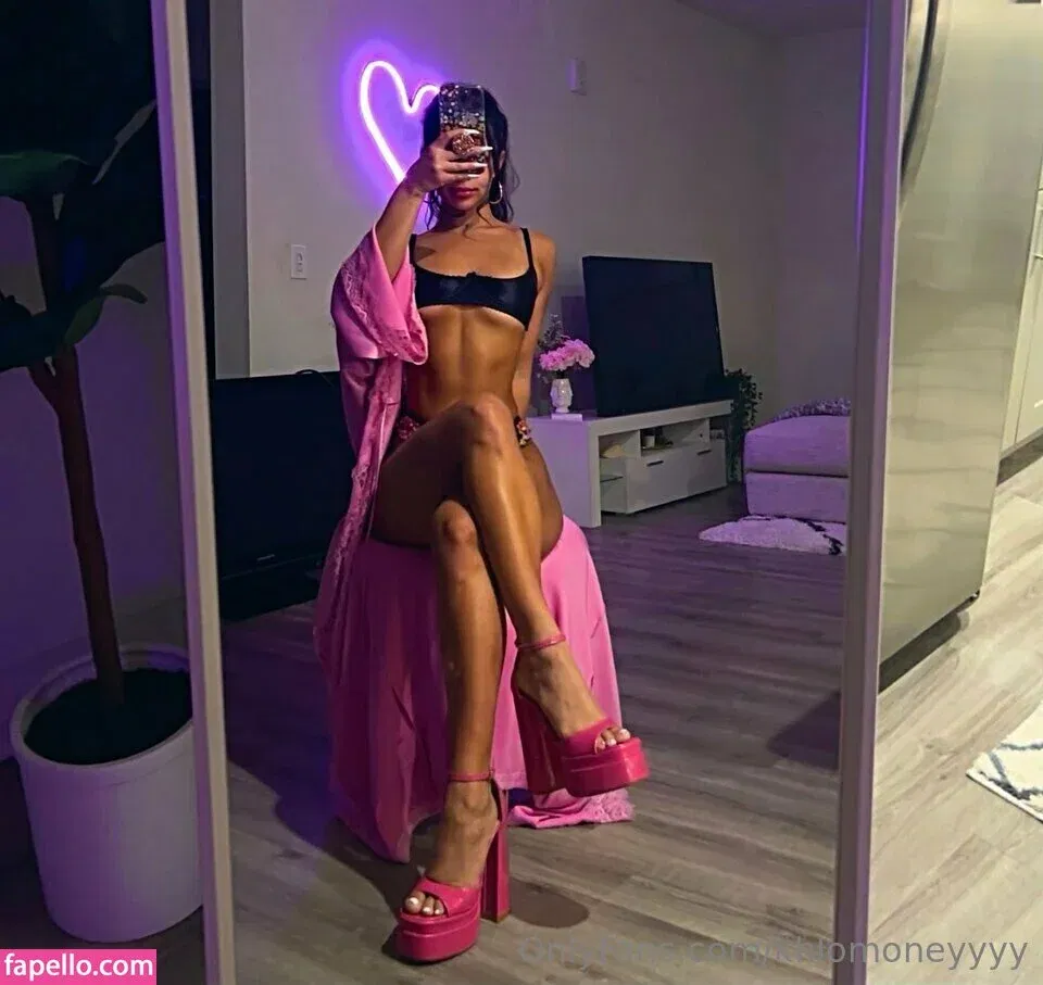 Chloe Swain Onlyfans Photo Gallery 