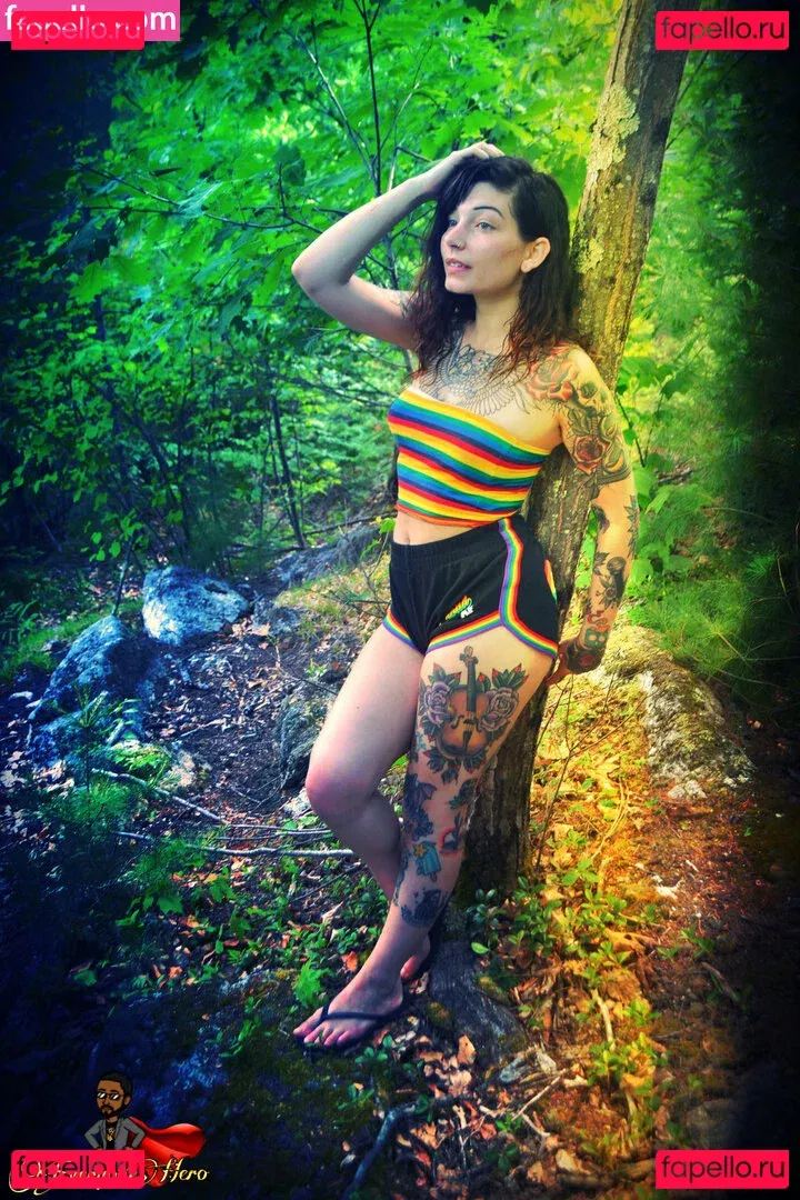 Whiskifox Onlyfans Photo Gallery 