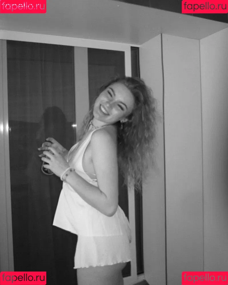 Francesca Dougan Onlyfans Photo Gallery 
