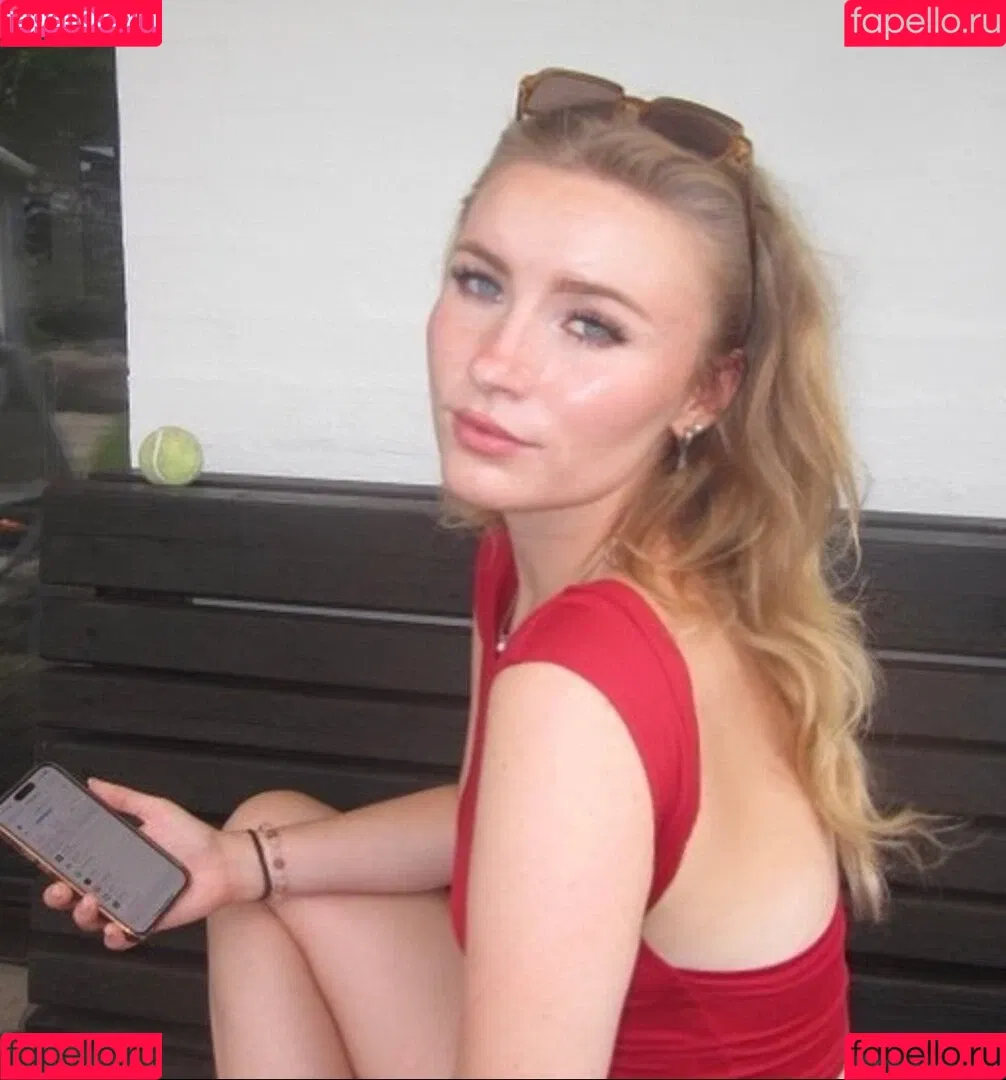 Francesca Dougan Onlyfans Photo Gallery 