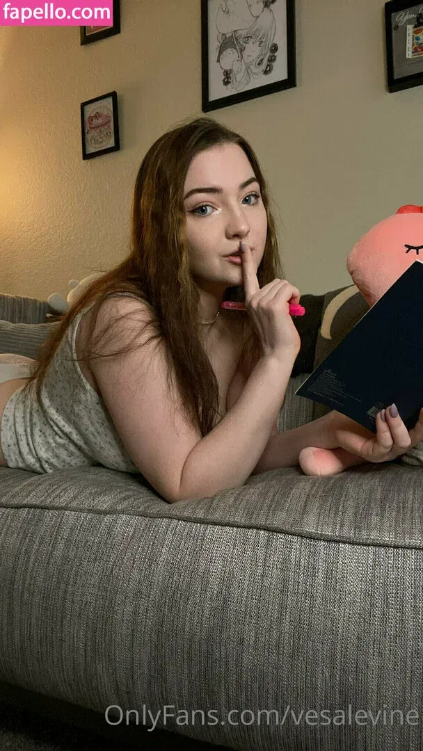 Vesalevine Onlyfans Photo Gallery 