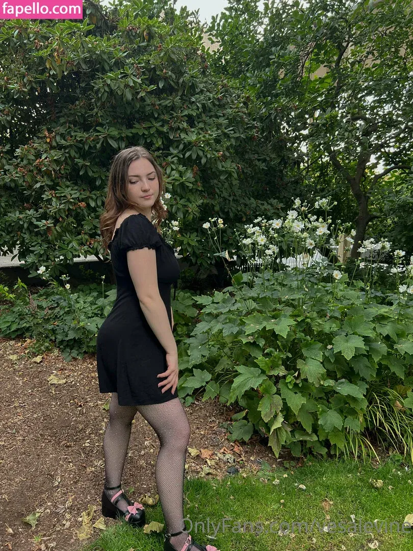 Vesalevine Onlyfans Photo Gallery 