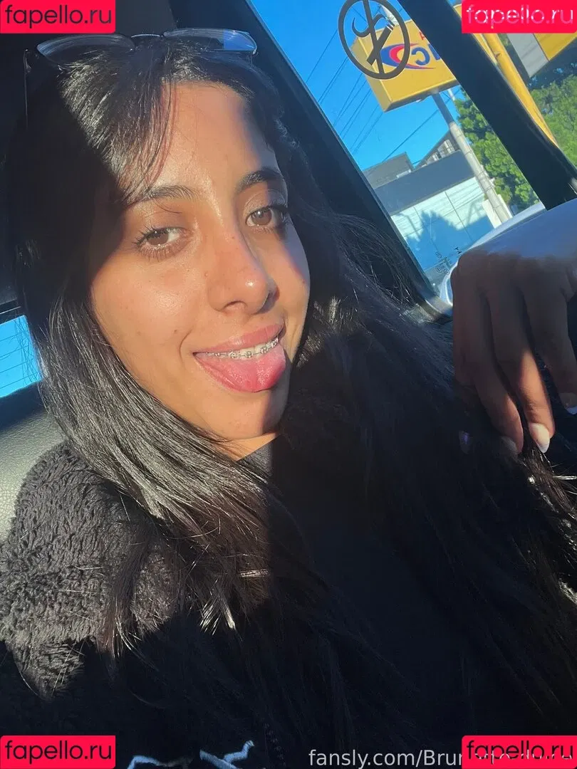 Brunette-dulce Onlyfans Photo Gallery 