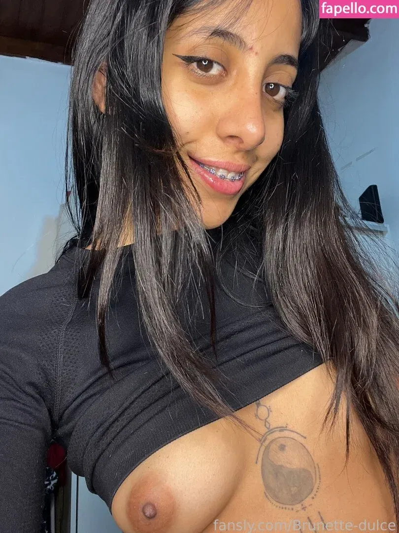 Brunette-dulce Onlyfans Photo Gallery 