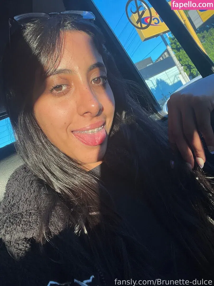 Brunette-dulce Onlyfans Photo Gallery 