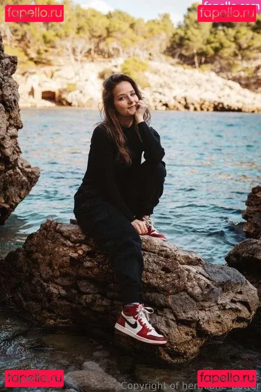 hermione_potter Onlyfans Photo Gallery 