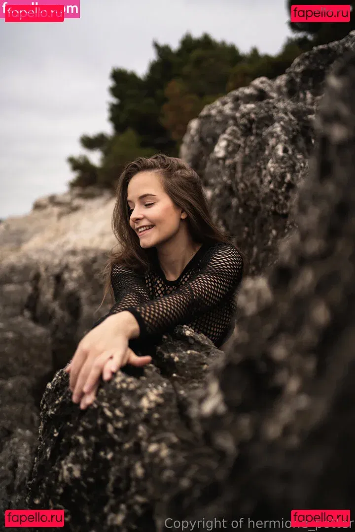 hermione_potter Onlyfans Photo Gallery 