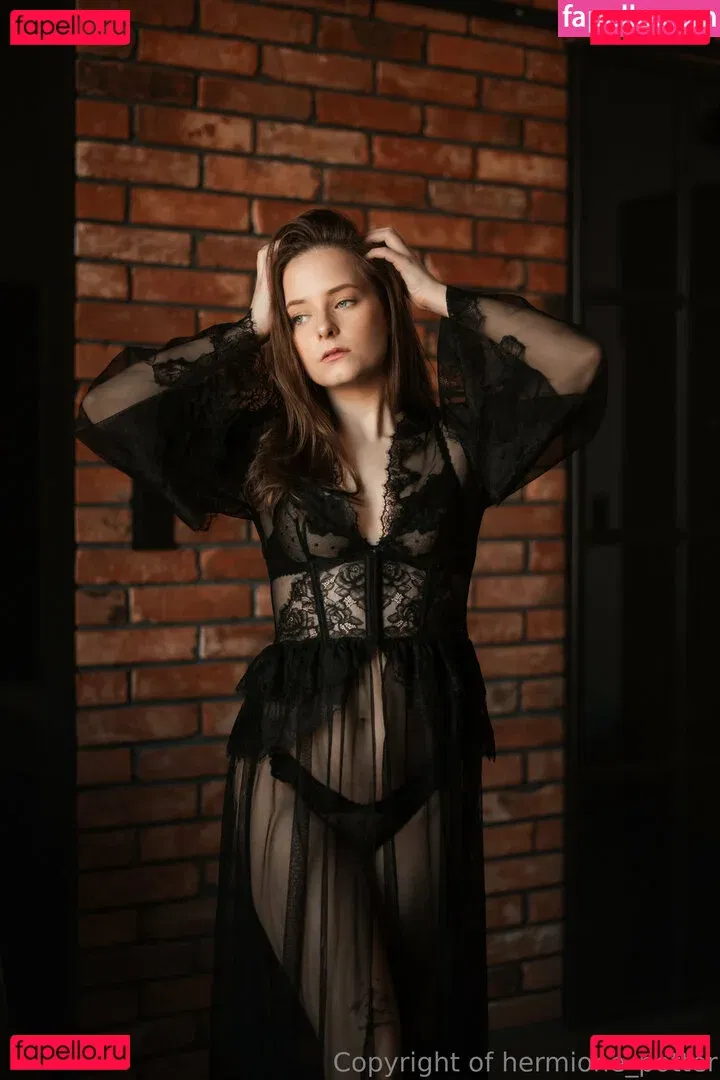 hermione_potter Onlyfans Photo Gallery 