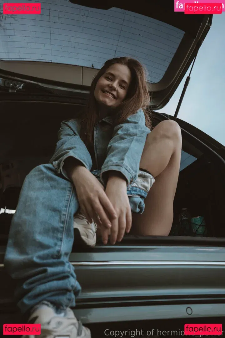 hermione_potter Onlyfans Photo Gallery 