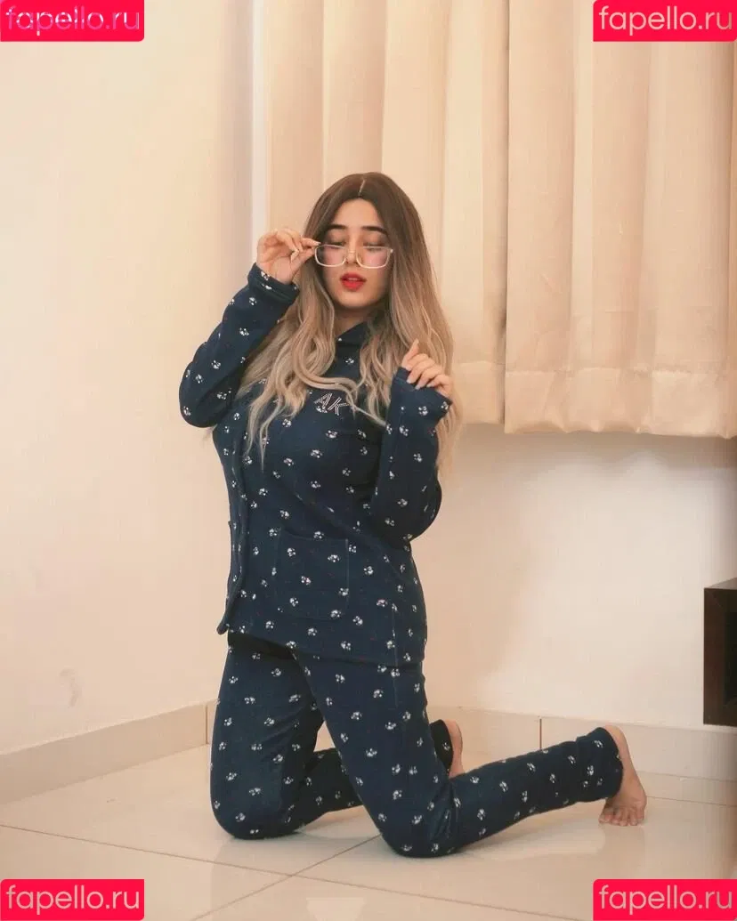 Apoorva Bhalla Onlyfans Photo Gallery 