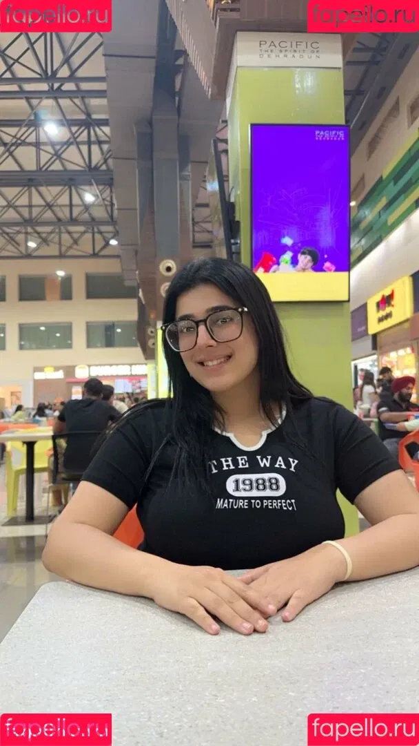 Apoorva Bhalla Onlyfans Photo Gallery 