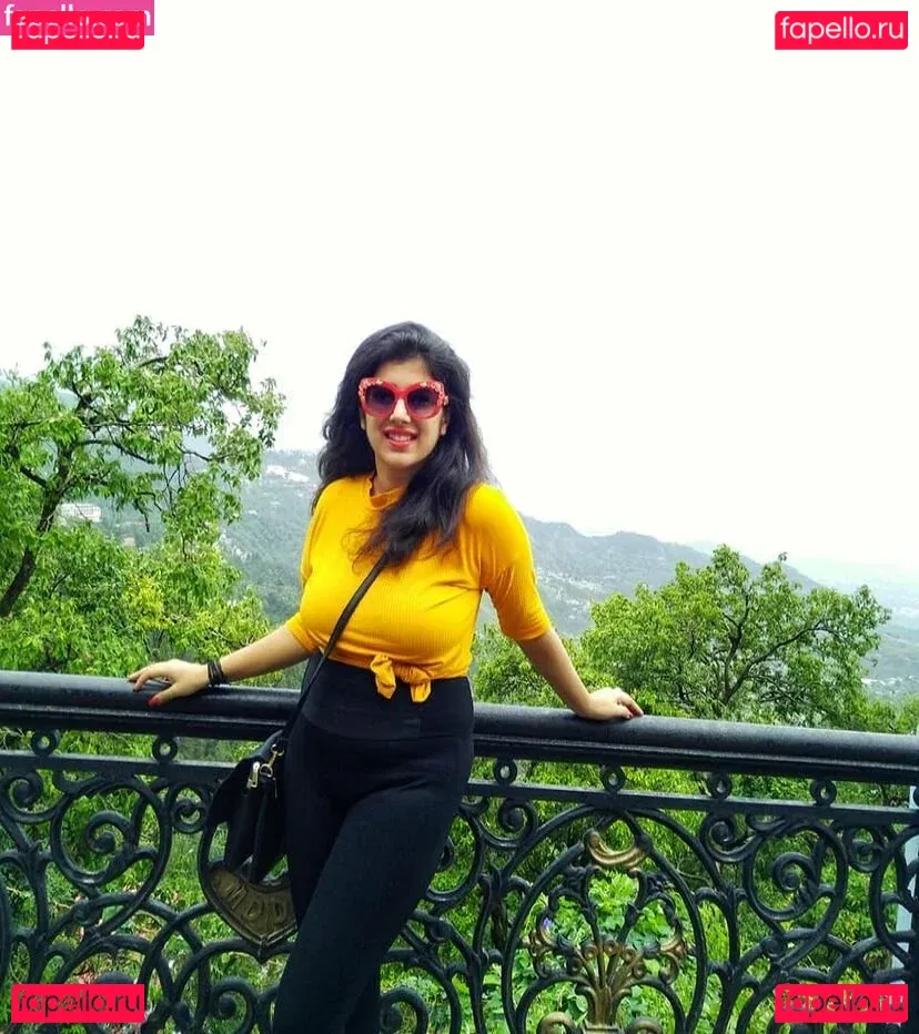 Apoorva Bhalla Onlyfans Photo Gallery 