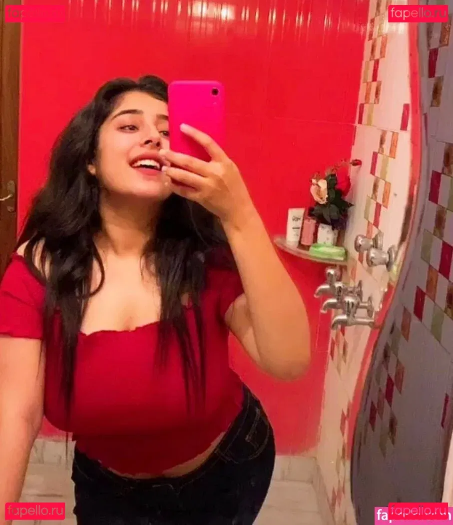 Apoorva Bhalla Onlyfans Photo Gallery 